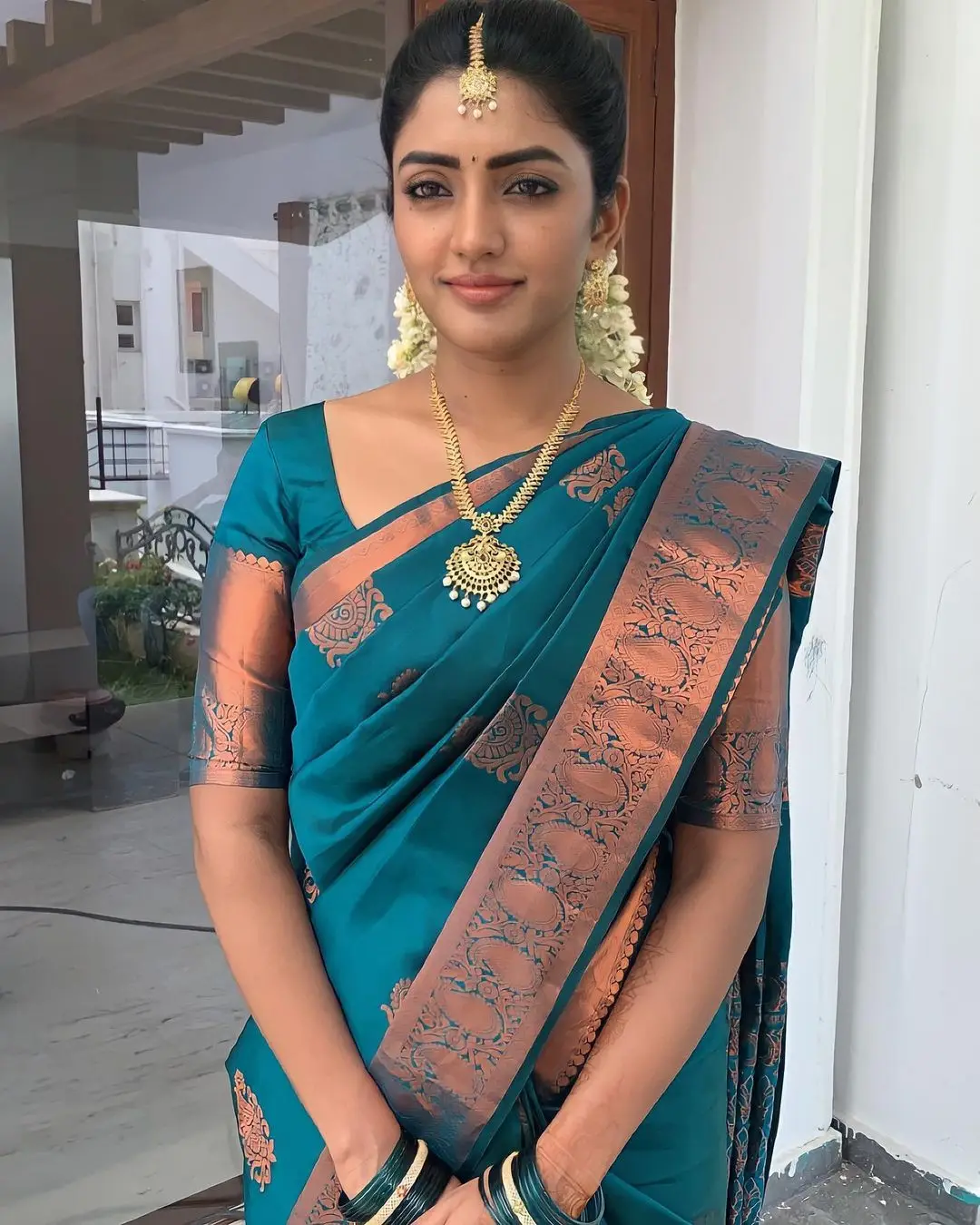 Eesha Rebba in South Indian Traditional Blue Saree Blouse